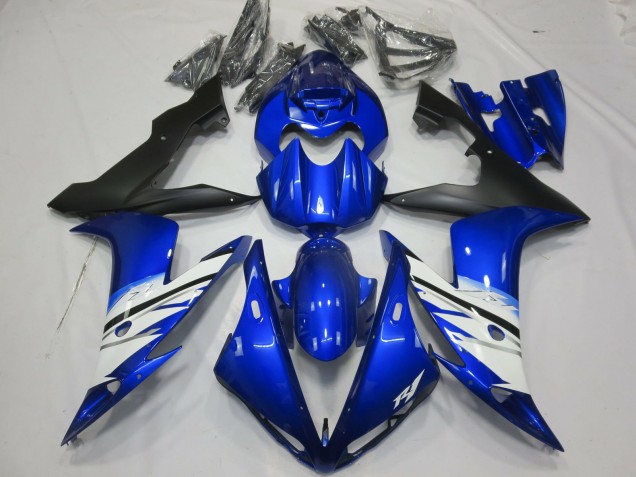 04-06 Black Blue and White R1 Fairings