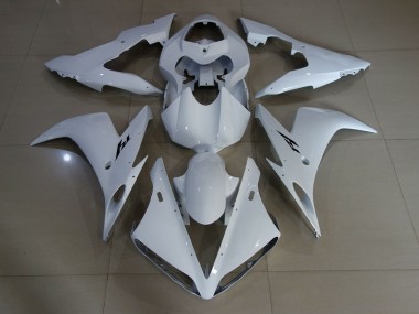 04-06 Gloss White R1 Fairings