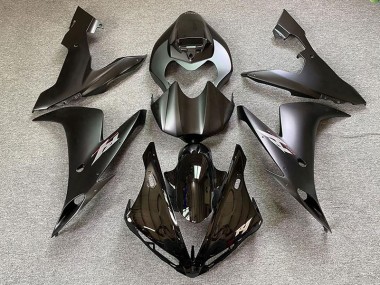 04-06 Matte Black Style R1 Fairings