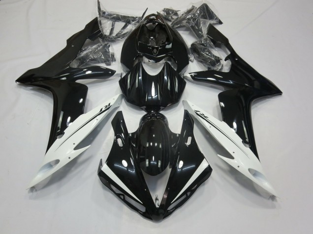 04-06 White and Black R1 Fairings