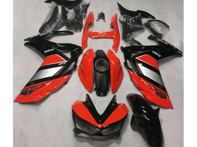 15-18 Red Yamalube R3 Fairings